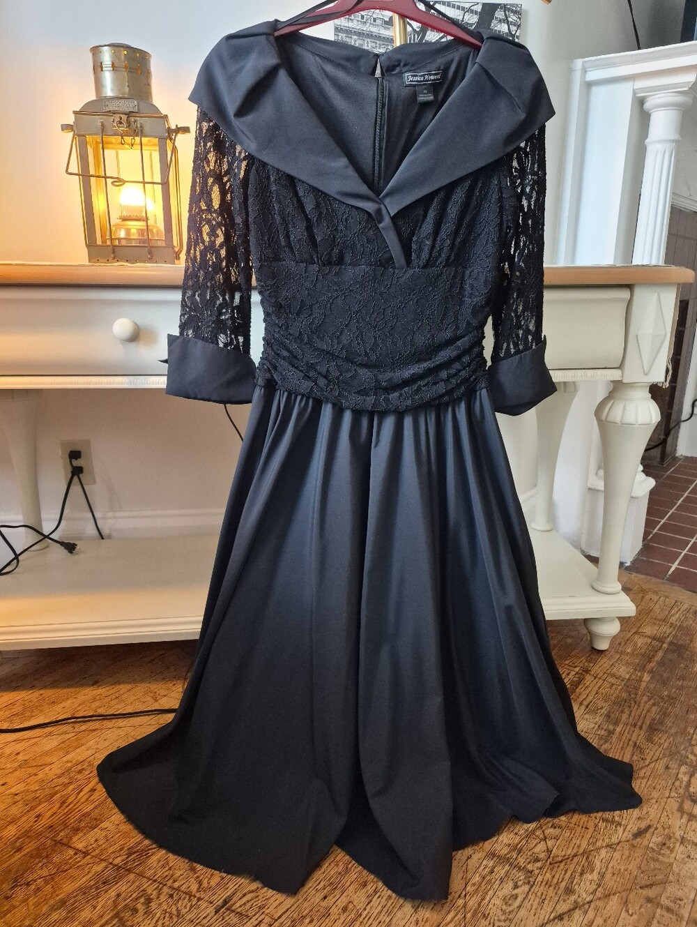 Jessica Howard Black Lace & Satin 3/4 Sleeve Fit-and-Flare Gown